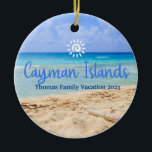 Cayman Islands Beach Vacation Family Trip Keramik Ornament<br><div class="desc">Niedliches personalisierbares Cayman Trip Souvenir. Anpassung: Change Caption und Jahr,  um es einzigartig zu machen.</div>
