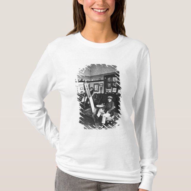 Cecil Aldin in seinem Studio T-Shirt (Vorderseite)
