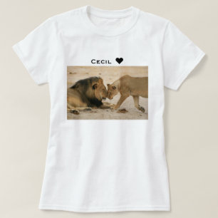 Cecil zeigt etwas Liebe Löwe & Löwin T-Shirt