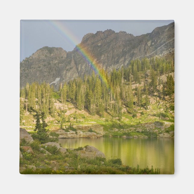 Cecret Lake mit Regenbogen über dem Schloss Devil, Magnet (Vorne)