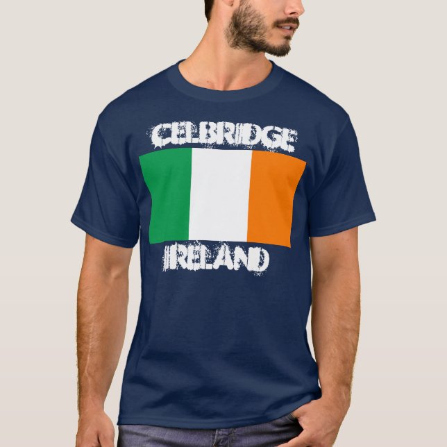 Celbridge, Irland mit irischer Flagge T-Shirt (Vorderseite)