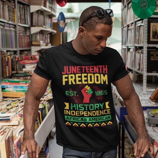 Celebrate Juneteenth T-Shirt (Von Creator hochgeladen)