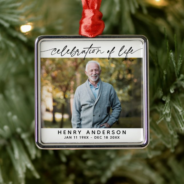 Celebration of Life Simple Script Tribute Photo Ornament Aus Metall (Baum)