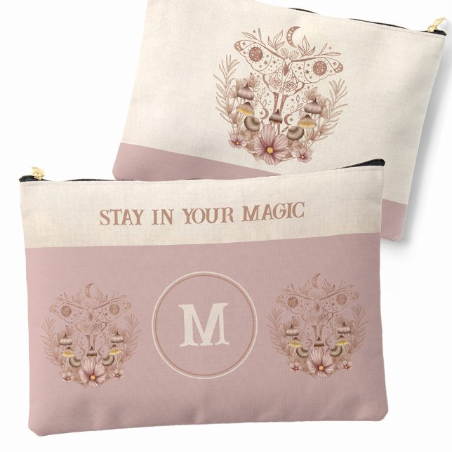 Celestial Boho Moth Mushrooms Monogram Name Zubehörtasche (Celestial Boho Moth Mushrooms Monogram Name Accessory Pouch)