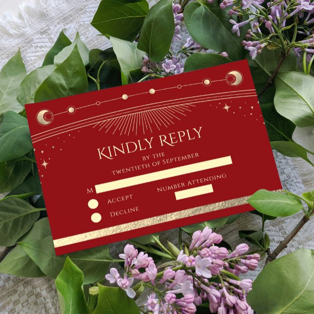 Celestial Dark Red Gold Sun Moon Stars Hochzeit RSVP Karte (Von Creator hochgeladen)