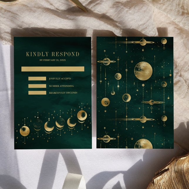 Celestial Emerald Gold Crescent Moon Phase Wedding RSVP Karte (Von Creator hochgeladen)
