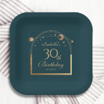 Celestial Green Gold Sun Moon Stars 30. Geburtstag Pappteller<br><div class="desc">Die 30. Geburtstagspapier-Teller der Celestial Green Gold Sun Moon Astronomie zeichnen sich durch eine elegante Goldsonne, einen Mond und Sterne mit einem goldenen Rahmen auf grünem Hintergrund aus. Im Inneren finden Sie Ihre persönlichen Informationen zum dreißigsten Geburtstag. Personalisieren Sie den Text in den Textfeldern, indem Sie ihn bearbeiten. Für Sie...</div>