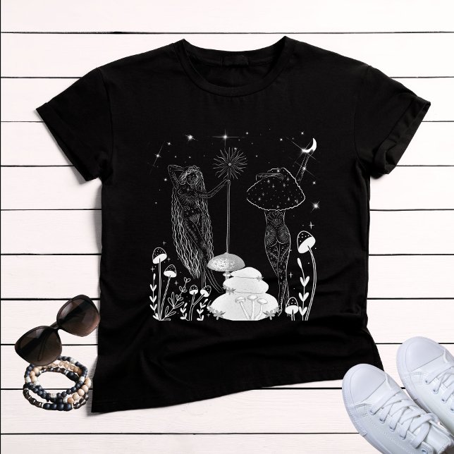 Celestial Mushroom Moon Goddesses T-Shirt (Von Creator hochgeladen)