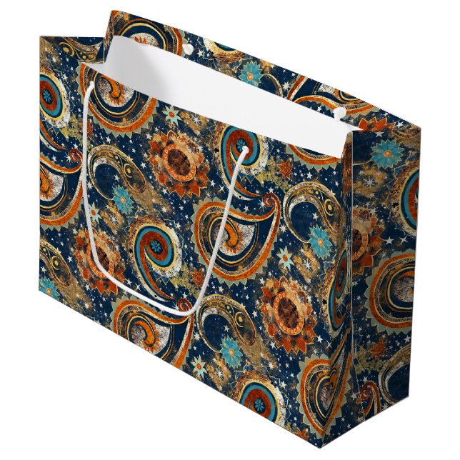 Celestial Paisley Pattern Navy Blue, Orange, Gold Große Geschenktüte (Vorderseite Schrägansicht)