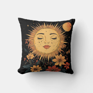 Celestial Sun Goddess mit floralen Blüten Kissen