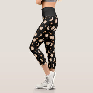 Celestial Sun und Moon Gold auf schwarzem Muster Capri Leggings