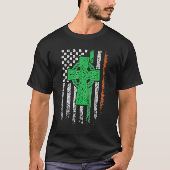 Celtic Cross Irish American Flag St Patrick's Day  T-Shirt (Vorderseite)