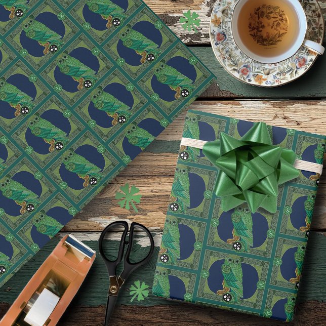 Celtic Green Owl Geschenkpapier (Von Creator hochgeladen)