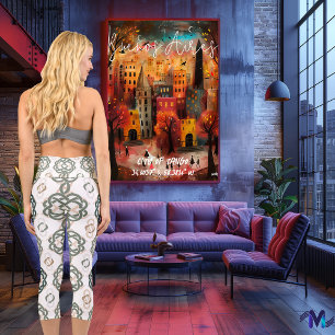 Celtic Knot Design in Olive, Tan und Green Capri Leggings