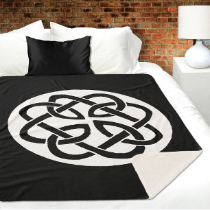 Celtic Knot Work Circle Sherpadecke