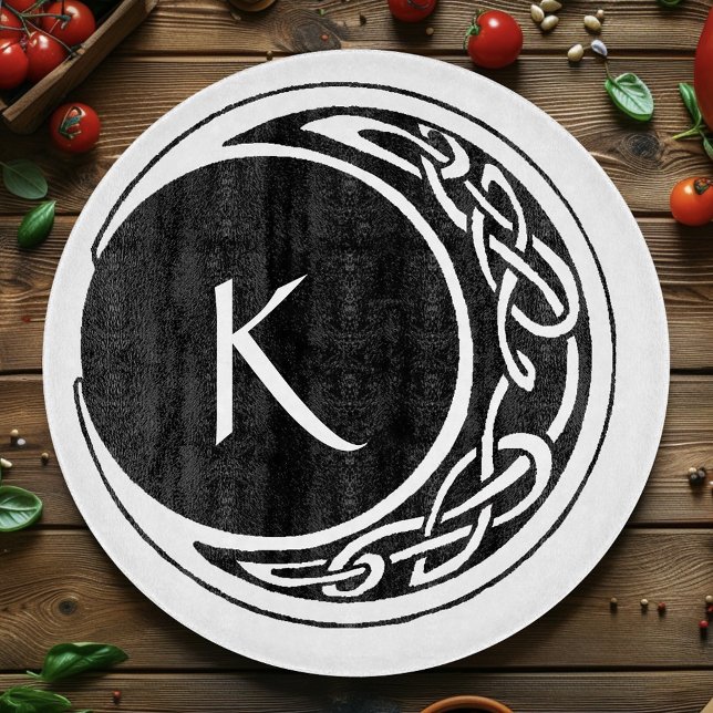 Celtic Knot Work Moon Circle Monogram Schneidebrett (Von Creator hochgeladen)
