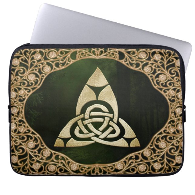 Celtic Trinity Knot on Forest Shadows Laptopschutzhülle (Vorderseite)
