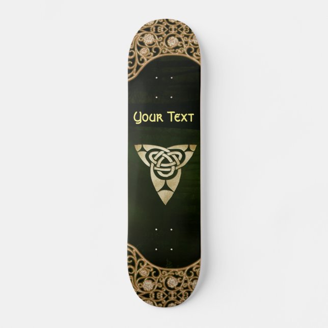 Celtic Trinity Knot on Forest Shadows Skateboard (Vorderseite)