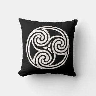 Celtic Triskele Ornament, Schwarz-Weiß Kissen