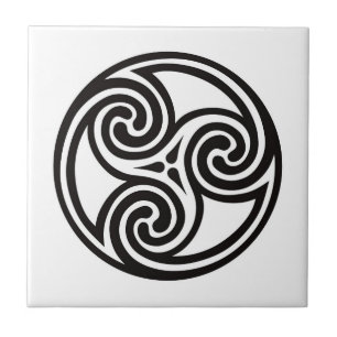 Celtic Triskele Ornament, weiß und schwarz Fliese