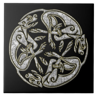 Celtic verfolgt traditionelles Verzierungsgold und Fliese