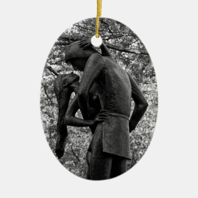 Central Park Herbst: Romeo & Julia Statue 01 B&W Keramikornament (Vorne)