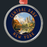 Central Park New York Retro Distressed Circle Ornament Aus Metall<br><div class="desc">Central Park Vektorgrafiken. Central Park ist ein städtischer Park zwischen den Stadtvierteln Upper West Side und Upper East Side in Manhattan in New York City,  das war der erste landschaftliche Park in den Vereinigten Staaten.</div>
