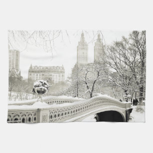 Central Park-Winter - Schnee auf Bogen-Brücke Geschirrtuch
