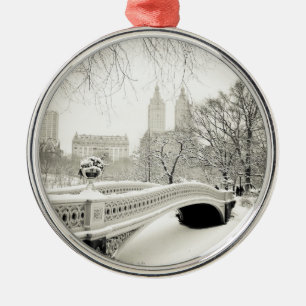 Central Park-Winter - Schnee auf Bogen-Brücke Ornament Aus Metall