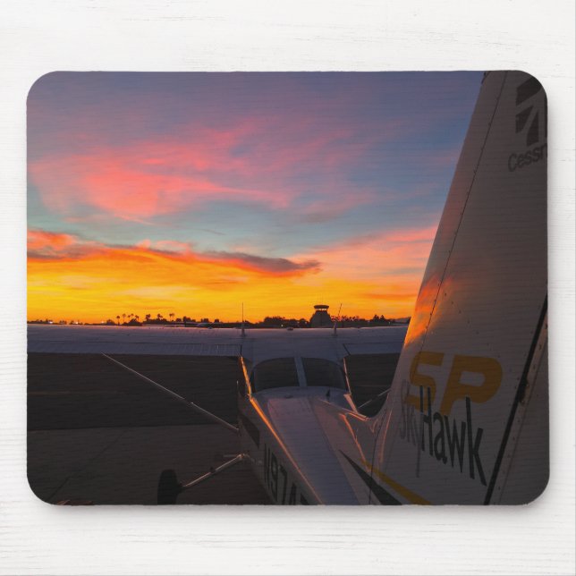 Cessna 172 bei Sonnenuntergang Mousepad (Vorne)
