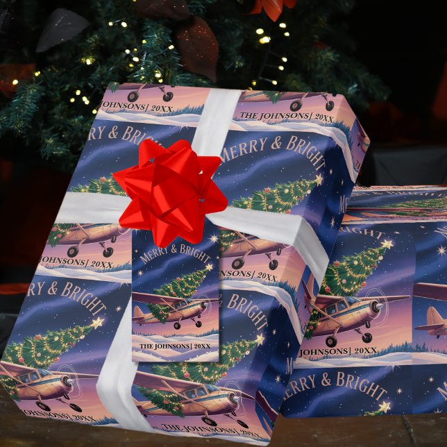 Cessna Airplane carries Christmas Tree Photo Funny Geschenkpapier (Von Creator hochgeladen)