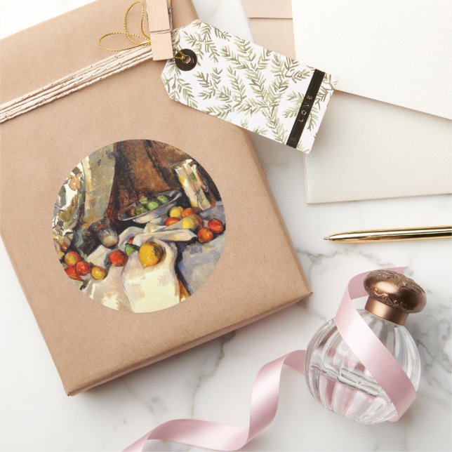 Cezanne - Stillleben Post, Flasche, Cup und Obst Runder Aufkleber (Schenken)