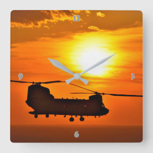 CH-47F CHINOOK QUADRATISCHE WANDUHR