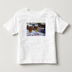 Chablis; zwei kühle Biere bei 42 Grad heißem Somme Kleinkind T-shirt