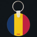 Chad Flag Charming Patriotic Schlüsselanhänger<br><div class="desc">Tschad Flag Charming Patriotischer Schlüsselanhänger mit der Tschad-Fahne auf dem ganzen Schlüsselanhänger gedruckt. Ländername in subtil in das Design am unteren Rand integriert. Der Text kann mit der Funktion "Anpassen!" vollständig angepasst werden. Dieser wunderschöne Tschad-Schlüsselanhänger ist das stilvolle Geschenk für jeden Anlass. © 2022 CountriesOfTheWorld</div>