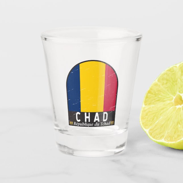Chad Flag Emblem gestört Vintag Schnapsglas (Vorderseite)