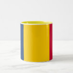 Chad Flag Zweifarbige Tasse<br><div class="desc">Patriotische Flagge des Tschad.</div>