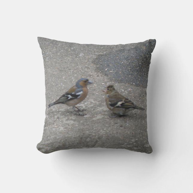 Chaffinch Füttre Me Pillow Kissen (Vorderseite)