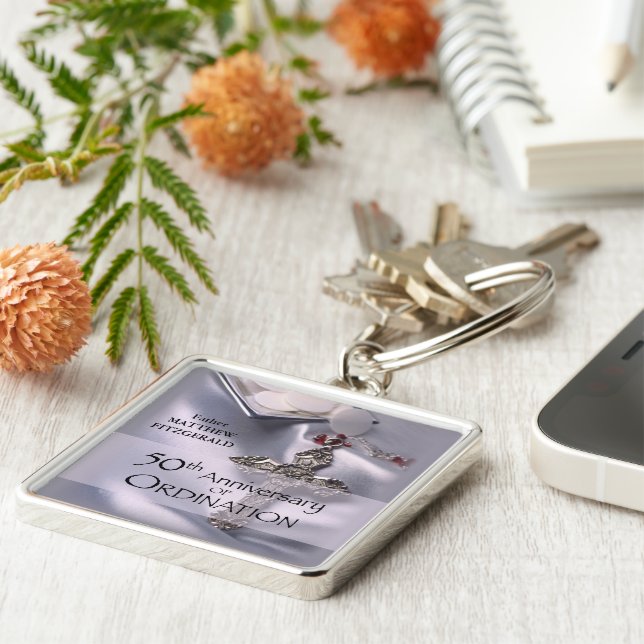 Chalice zum 50. Individuelle Name Schlüsselanhänger (Seite)