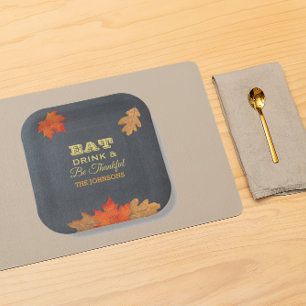 Chalkboard-Blätter essen Drink und sind dankbar Pappteller