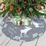 Chalkboard Crossed Arrow Moose Weihnachten Polyester Weihnachtsbaumdecke<br><div class="desc">Niedliche Rustikale Tier überquerte Arrow Woodland Elche Weihnachtsbaumrock. Ideal für das festliche Weihnachts-Weihnachtsdekor im Fun Forest.</div>