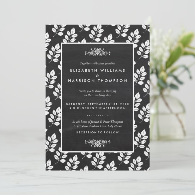 Chalkboard Floral Leaf Wedding Einladung (Stehend Vorderseite)
