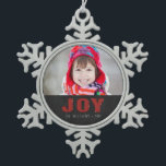 Chalkboard Foto Holiday Gruß | Red Joy Schneeflocken Zinn-Ornament<br><div class="desc">Chalkboard Joy Holiday Greeting | Roter Glitzer. Elke Clarke© Andere Farben in unserem Shop unter www.zazzle.com/monogramgallery.</div>
