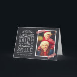 Chalkboard Letting Holiday Foto Card Feiertagskarte<br><div class="desc">Erschwingliche, individuell bedruckte Weihnachtskarten mit einfachen Vorlagen für die Anpassung. Dieses lustige Design zeichnet sich durch niedliche handgeschriebene Schreibweise auf einem Imitat-Chalkboard-Hintergrund mit rot gestreiften Waschbändern um Ihr Foto aus. Der Text lautet "Hoffe, dass die Ferien dir viele Gründe zum Lächeln bringen". Personalisieren Sie es mit Ihren Fotos, Familiennamen, dem...</div>