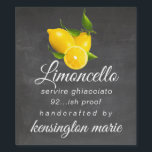 Chalkboard Look Limoncello Flasche Etikett |<br><div class="desc">Chalkboard Look Hintergrund Bild mit modernen digitalen zeichn von gelben Zitronen. Limoncello hohes Flaschenetikett Personalisiert in trendiger Typografie. Passen Sie alle Schriftart und Texte an. Von dir selbst handgefertigt. Bestellen Sie extra für Last Minute Geschenke. Um die komplette Linie der Limoncello-Likörprodukte zu sehen, besuchen Sie bitte "The Hungarican Princess -...</div>