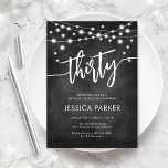 Chalkboard Schwarz-weiß 30. Geburtstag Party Einladung<br><div class="desc">30. Geburtstag Party Einladung. Elegantes Schwarz-Weiß-Design mit Chalkboard-Muster. Moderne Einladungskarte mit Feenzeichenketten und Script-Schriftart. Ideal für ein stilvolles 30-tägiges Fest. Personalisieren Sie Ihre persönlichen Daten. Kann für jedes Alter angepasst werden! Gedruckte Zazzle Einladungen oder Sofortdownload digitalen druckbaren Vorlage.</div>