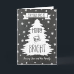 Chalkboard Son & Family Frohe Weihnachtskarte Feiertagskarte<br><div class="desc">Frohe Weihnachtskarte für Ihren Sohn und seine Familie mit rustikalem Chalkboardmuster,  Weihnachtsbaum und Schneeflocken. Mit dieser stilvollen Grußkarte wünschen Sie der Familie Ihres Sohnes in dieser Urlaubszeit alles Gute.</div>