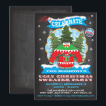 Chalkboard Ugly Christmas Sweater Einladungen<br><div class="desc">Ganz phantastische Weihnachts-Sweater Einladungen. Ein großer hässlicher Pullover mit einem Weihnachtslabel-Stil,  Weihnachtsbaumhintergrund,  Banner,  glänzender Schnee,  Schneeflocken und lustige Typografie vor einem rustikalen Chalkboard-Hintergrund.Handgezeichnete Abbildung von McBooboo.</div>