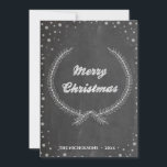 Chalkboard Vintag Frohe Weihnachtsblattfeuer Feiertagskarte<br><div class="desc">Saubere und einfache Weihnachtskarte mit einem Weihnachtskranz im Schneeflockenrahmen. Erhältlich als Flachkarte,  gefaltete Karte und Postkarte. Wünschen Sie allen ein frohes Weihnachtsfest und viel Glück ins neue Jahr!</div>