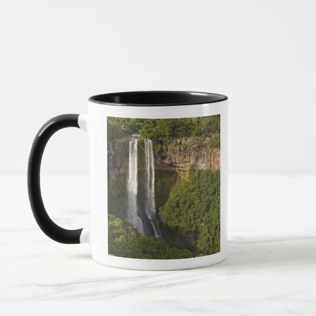 Chamarel-Wasserfall-höchster auf Mauritius, über Tasse (Links)